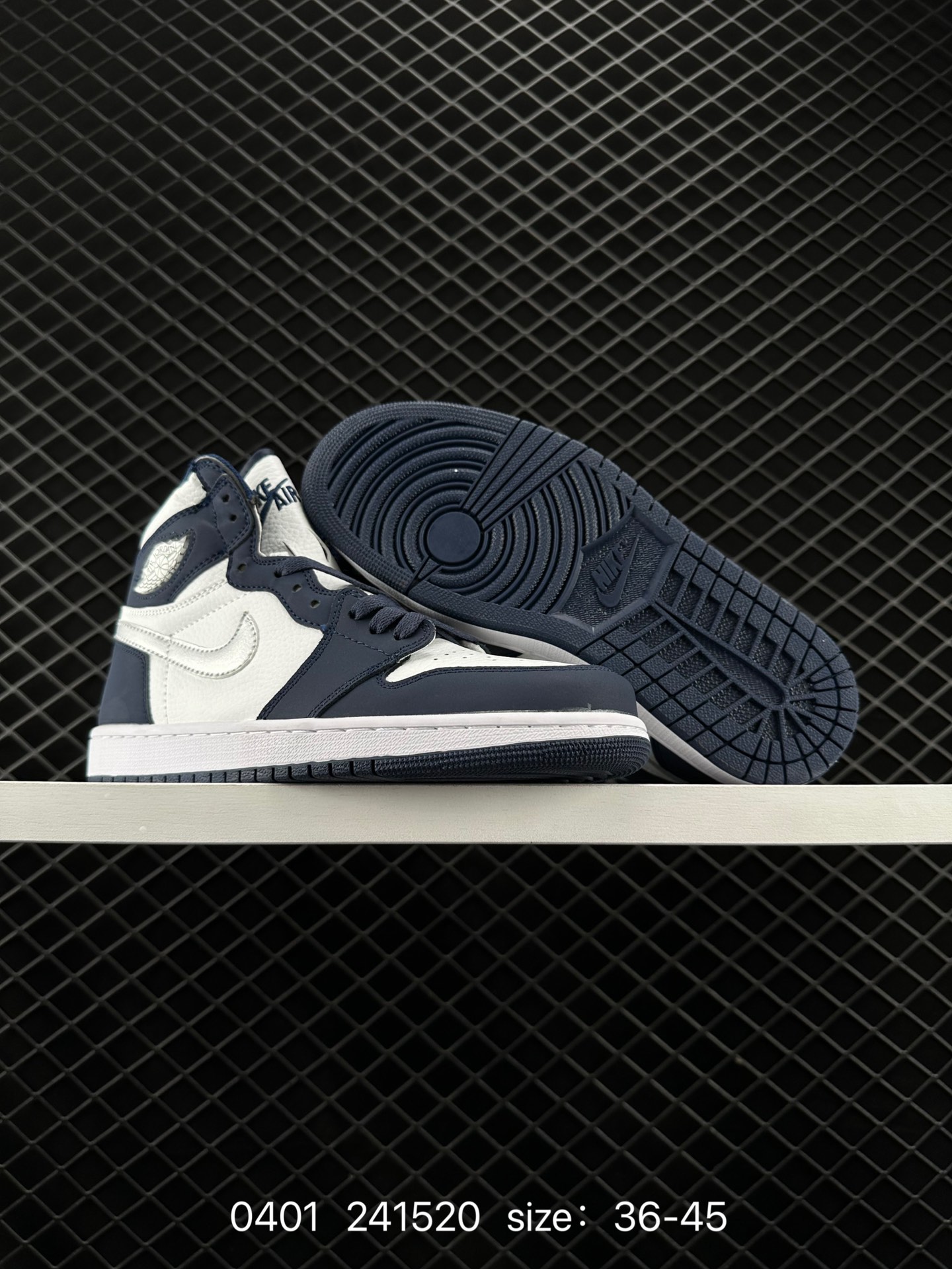 （NIKE）AIR JORDAN 1 MID